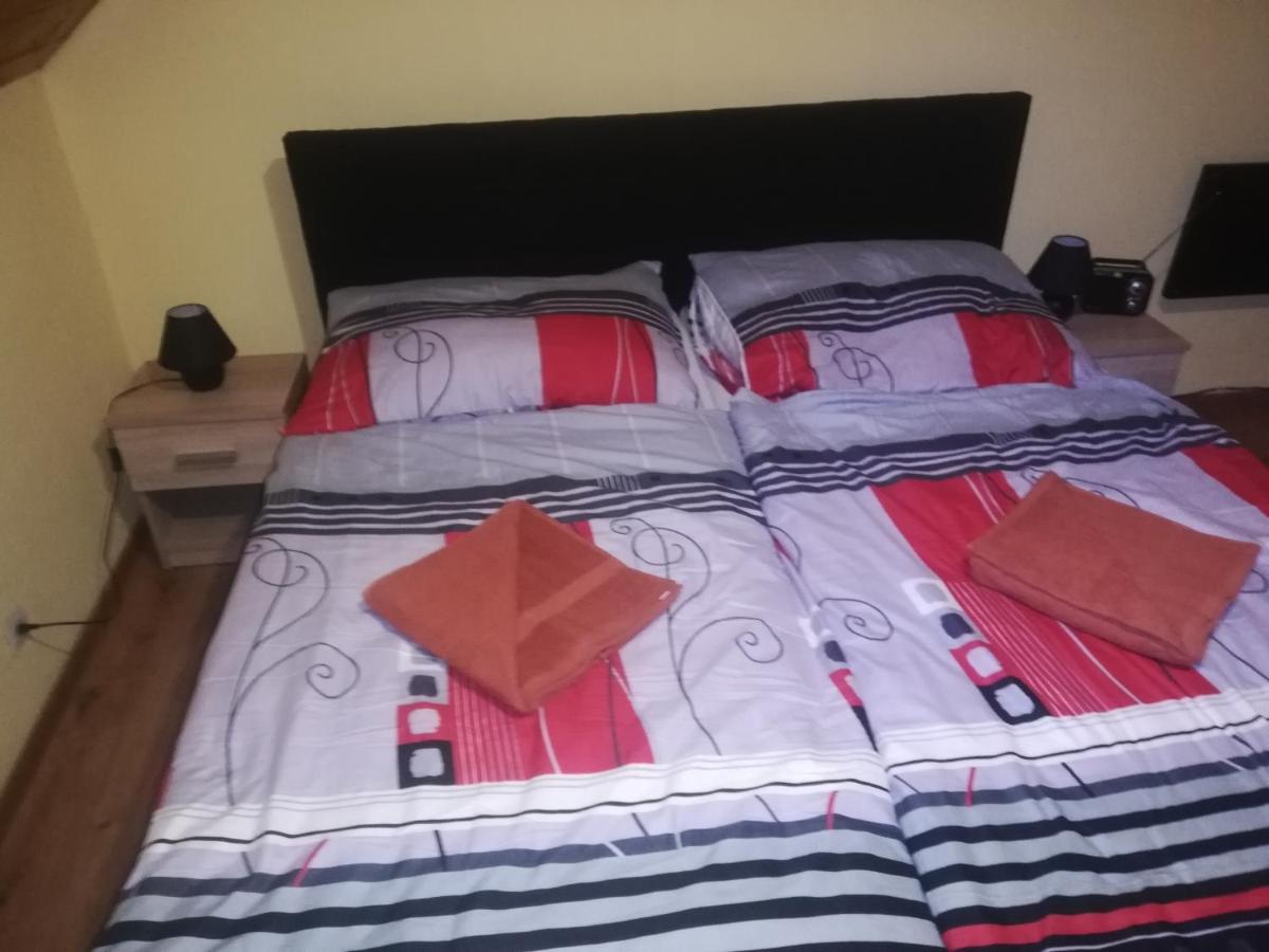 Apartament Privat Femamki Licartovce Zewnętrze zdjęcie